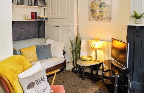 Newnham Cabaña | A cosy retreat within a substantial Georgian manor house.