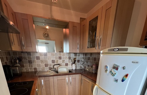 Sunset Crest Condominio | A Cozy 1 bedroom 1 bathroom Rental Within 5 Minutes Walk to Beach & Shopping