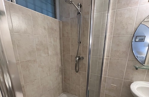Sunset Crest Condominio | A Cozy 1 bedroom 1 bathroom Rental Within 5 Minutes Walk to Beach & Shopping