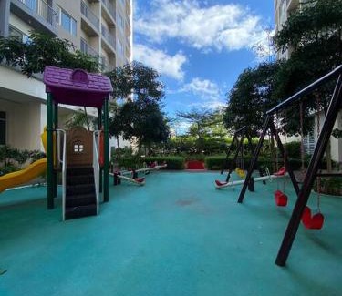 Las Pinas Apartamento | A Cozy 1 Bedroom Unit with a Parking at Tower 2 South Residences SM Southmall