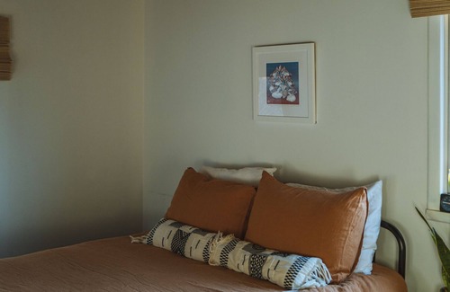 Denver Chalet De Esquí | A cozy, 1970’s chalet nestled in the Catskills just outside Roxbury.
