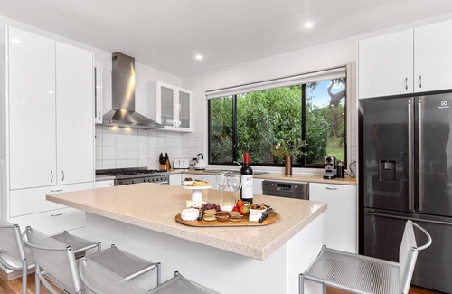 Lorne Casa | A Cozy 4BR Located in the Charming Coastal Town of Lorne