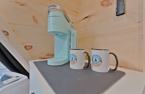 Oxford Cabina | A Cozy A-Frame Escape with Hot Tub