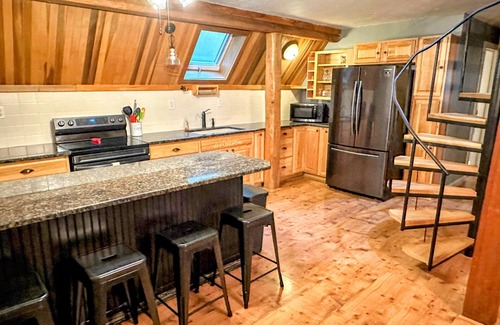 French Lick Casa | A Cozy A-Frame near Patoka Lake and French Lick