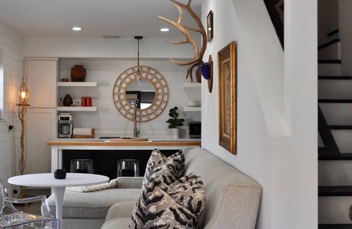 Charlotte Casa | A Cozy and Chic Studio