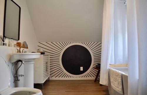 Charlotte Casa | A Cozy and Chic Studio