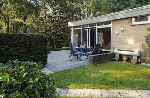 Appelscha Casa | A cozy bungalow on the edge of the forest.