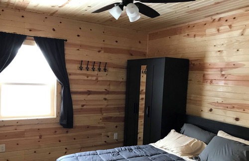 Kenosha Cabina | A cozy cabin getaway on a farm from hustle and bustle of Chicago and Milwaukee.