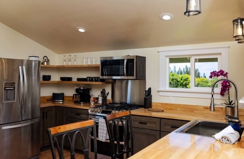 Hawi Casa | A Cozy Cabin in the Country