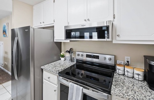 Enterprise Casa | A Cozy Condo - 5 Min to Ft Novosel - Enterprise