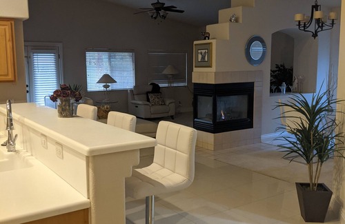 Las Vegas Casa | A cozy formal dining & Livingroom for a special occasion.