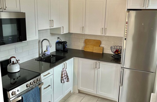 Midtown Toronto Apartamento | A Cozy Home Away From Home in Downtown Toronto!