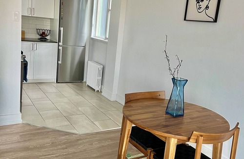Midtown Toronto Apartamento | A Cozy Home Away From Home in Downtown Toronto!