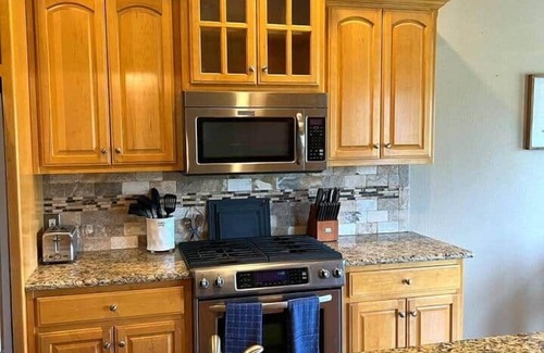 Jenks Casa | A Cozy Home, Great Location · South Tulsa