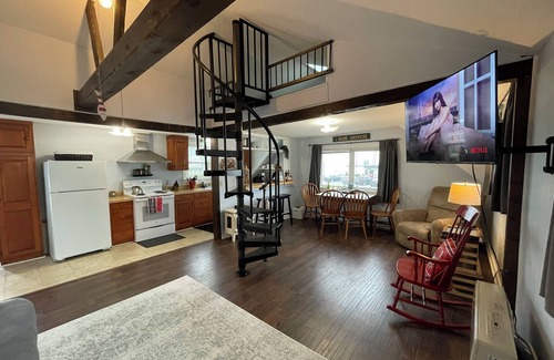 Lincolnville Cabaña | A Cozy Nautical Nest on Lincolnville Beach