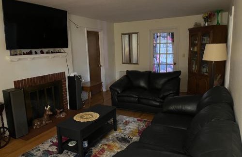 Slingerlands Casa | A cozy nest in Delmar