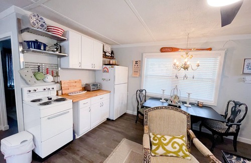Marble Falls Cabaña | A Cozy, quiet and most perfect cottage beautifully located on a waterfront cove.