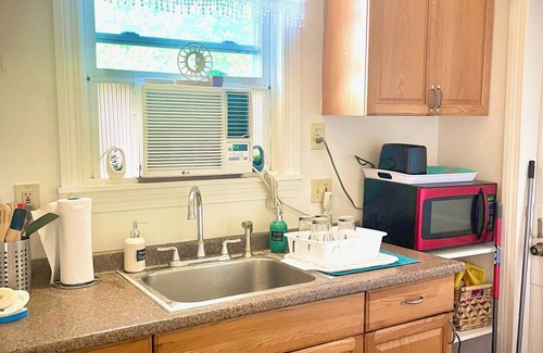 Holy Cross District Casa | A cozy, quiet, spot 7min to the French Quarter and 2 blocks from the River.