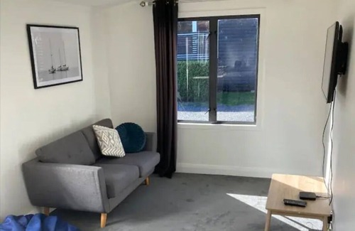 Hamilton East Condominio | A cute one bedroom unit centrally located
