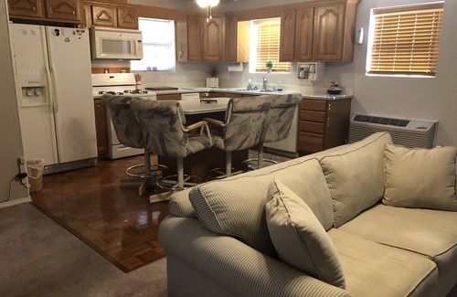 Kershaw Apartamento | Bonito estudio con cocina completa cerca de CMP-racing SCCA, NASA y carreras de motos deportivas