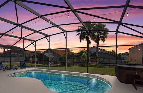 Solana Casa | A Dash of Magic! Family & Pet Friendly w Hot Tub, Pool, & Game Rm!