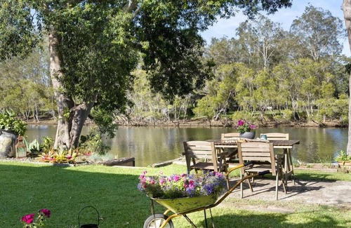 Urunga Casa | Encantadora y confortable casa familiar frente al río en la encantadora Urunga, cerca de Bellingen