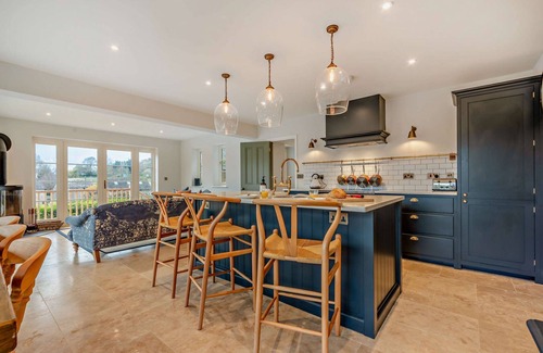 Lechlade Cabaña | A dog friendly Cotswolds cottage - Hillview