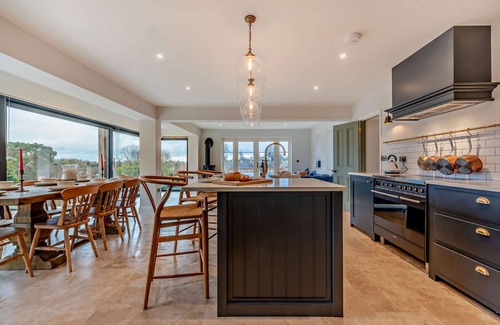 Lechlade Cabaña | A dog friendly Cotswolds cottage - Hillview