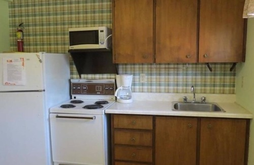 Sauble Beach Cabaña | A Downtown Beachside Cottage, the perfect getaway!