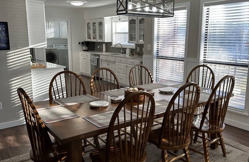 Leon County Casa | A Dream Come True Lake House - The prettiest sunset view on the lake!