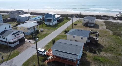 North Topsail Beach Casa | A Drunken Parrots Beach Side Paradise