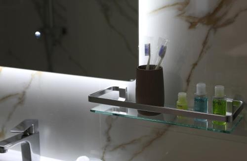 Erebuni Hotel | A e k a hotel Y V N