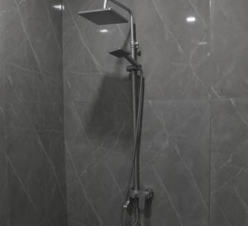 Erebuni Hotel | A e k a hotel Y V N