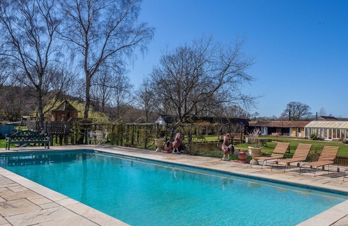 Westleton Cabaña | A family-friendly cottage set within ten acres of beautiful landscaped gardens benefiting from onsit