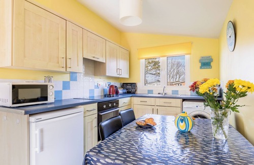 Padstow Chalet De Esquí | A family friendly holiday home close to beaches and Padstow. K8 Trebaruth