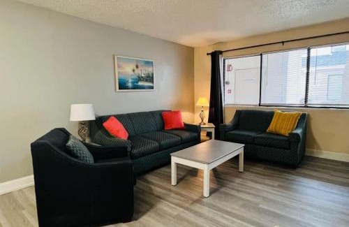 Myrtle Beach Casa | *A FAMILY GETAWAY*Pool*Steps to the Beach*Approved Dogs*D18