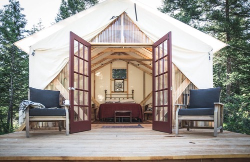 Victor Cabina | A Family Glamping Adventure Awaits