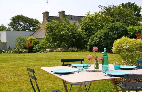 Kerherou Casa | A family home, vacations by the ocean, beaches within walking distance.