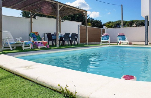 Parque Natural Breña y Marismas de Barbate Casa | A few kilometers from the beautiful sandy beaches of the Andalusian Atlantic coast, this spacious va