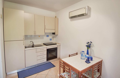 Rivotorto Apartamento | A few minutes from Assisi, apartment for 2 or 3 people with outdoor pool
