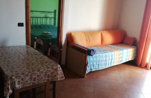 Zambrone Otro | A few minutes from the sea and Tropea, small one-bedroom apartment in farmhouse residence