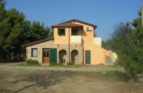 Zambrone Otro | A few minutes from the sea and Tropea, small one-bedroom apartment in farmhouse residence