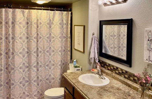Northgate Apartamento | A few minutes from the Air Force Academy and Fox Run Park with Hot Tub