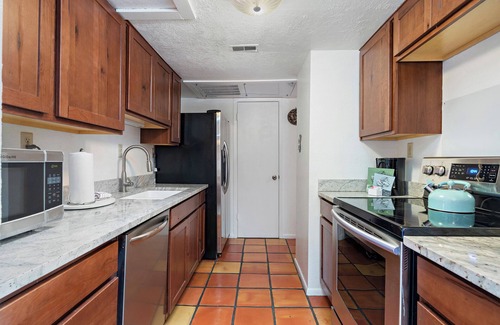 Northeast Santa Fe Hotel | A Flexible Downtown Condo With Space And Amenities To Spare