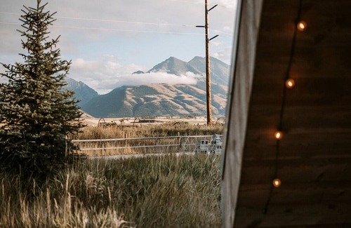 Emigrant Cabina | A-Frame 1 @ TINY TOWN CAMPGROUND- Boutique Camping