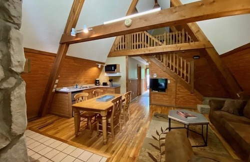 Logan Cabina | A-Frame # 15 | Colinas de Hocking