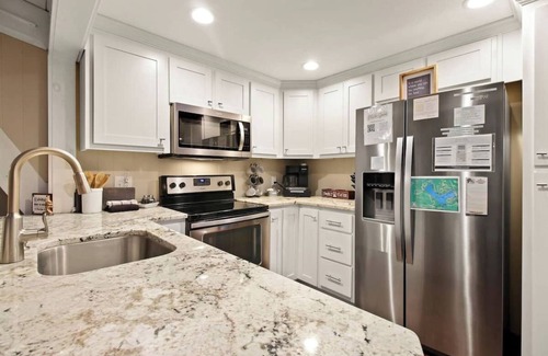 Newland Casa | Location Score 99 Resort Access Lakes Cayaks Bunks