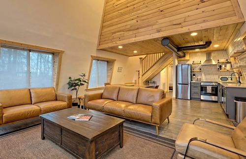 Helen Cabina | 10 Min to Helen | Hot Tub, Mtn Views, Game Room