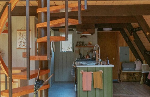 Margaretville Cabina | A-frame Cabin with private 30 ft Waterfall