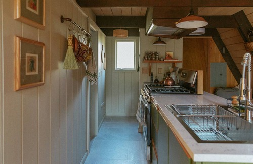Margaretville Cabina | A-frame Cabin with private 30 ft Waterfall